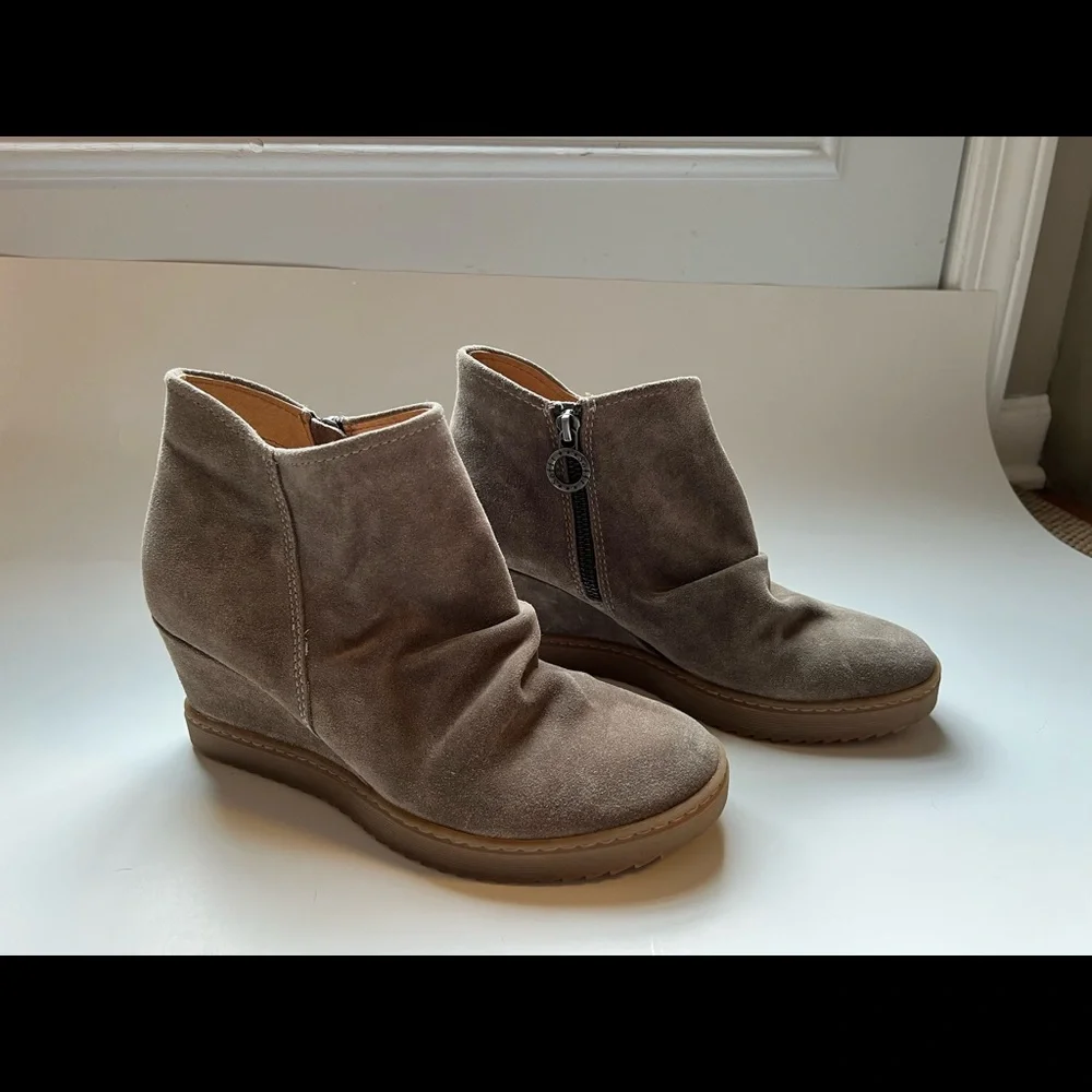 Sofft Taupe Booties size 9 Siri Waterproof - Picture 5 of 8